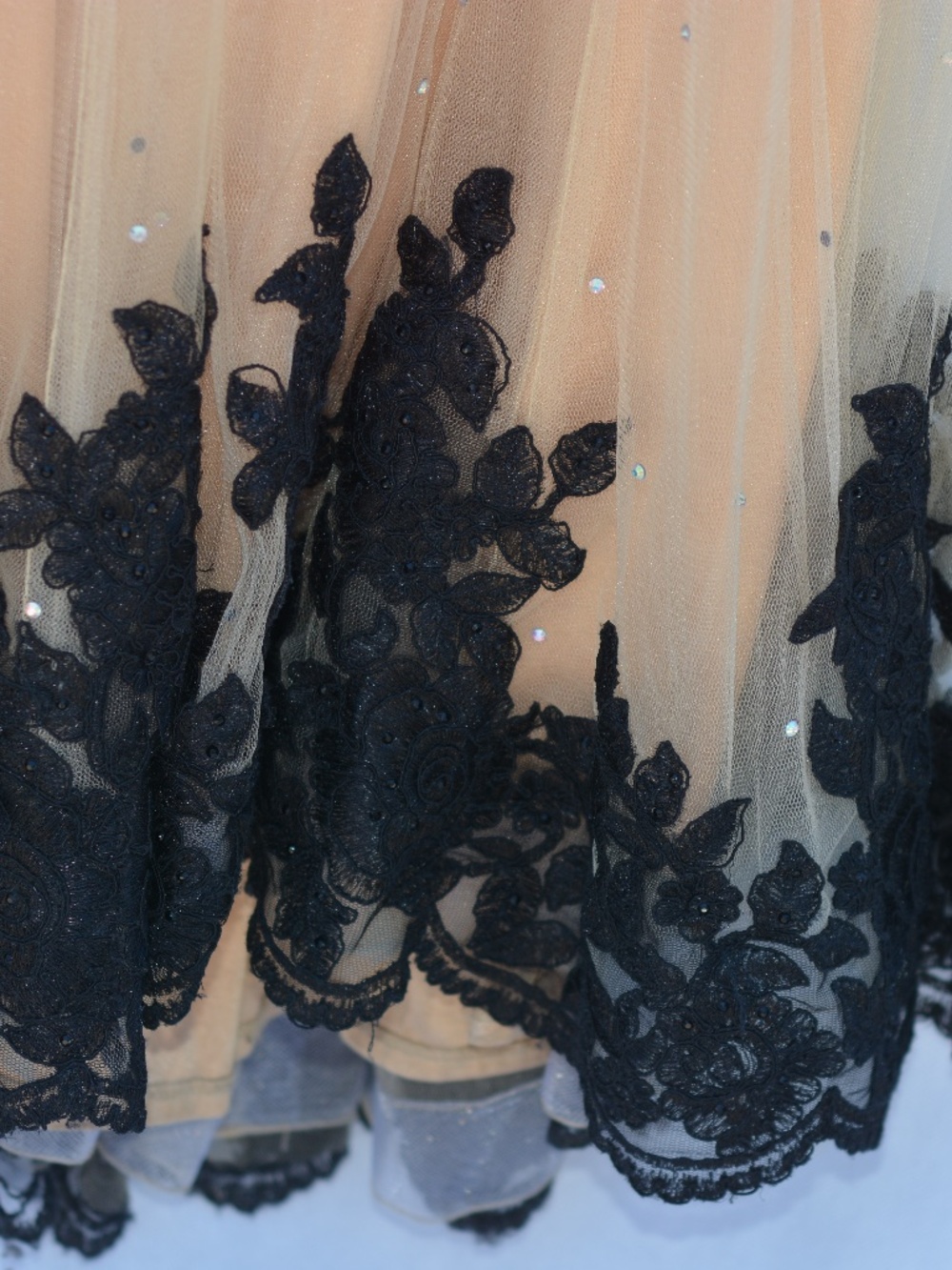 Nude & Black Lace& Beaded  Gown Size S Fabuluxe Couture - Picture 9 of 16